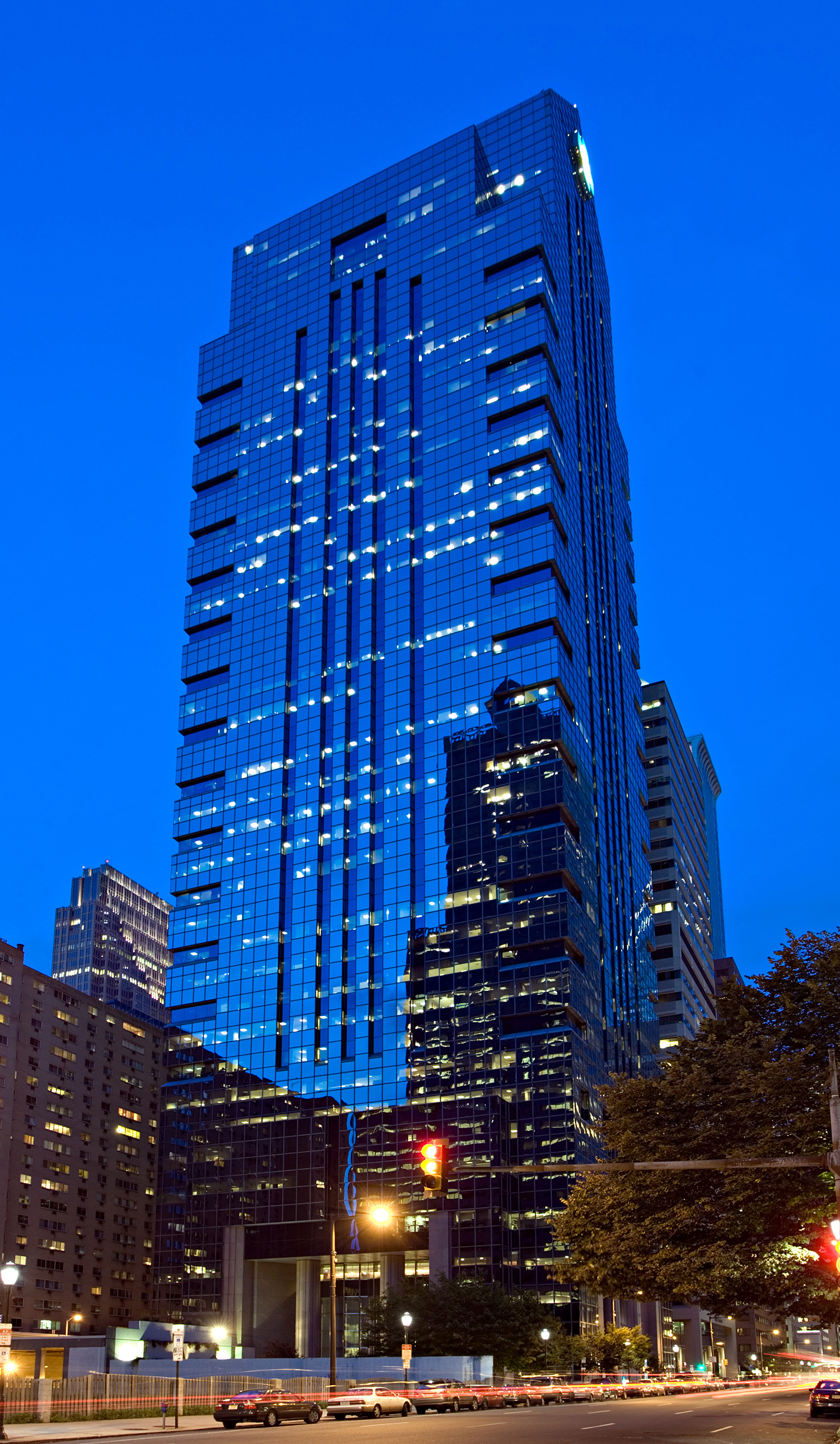 G. Fred DiBona Jr. Building, Philadelphia - Night view from the west. © Mathias Beinling